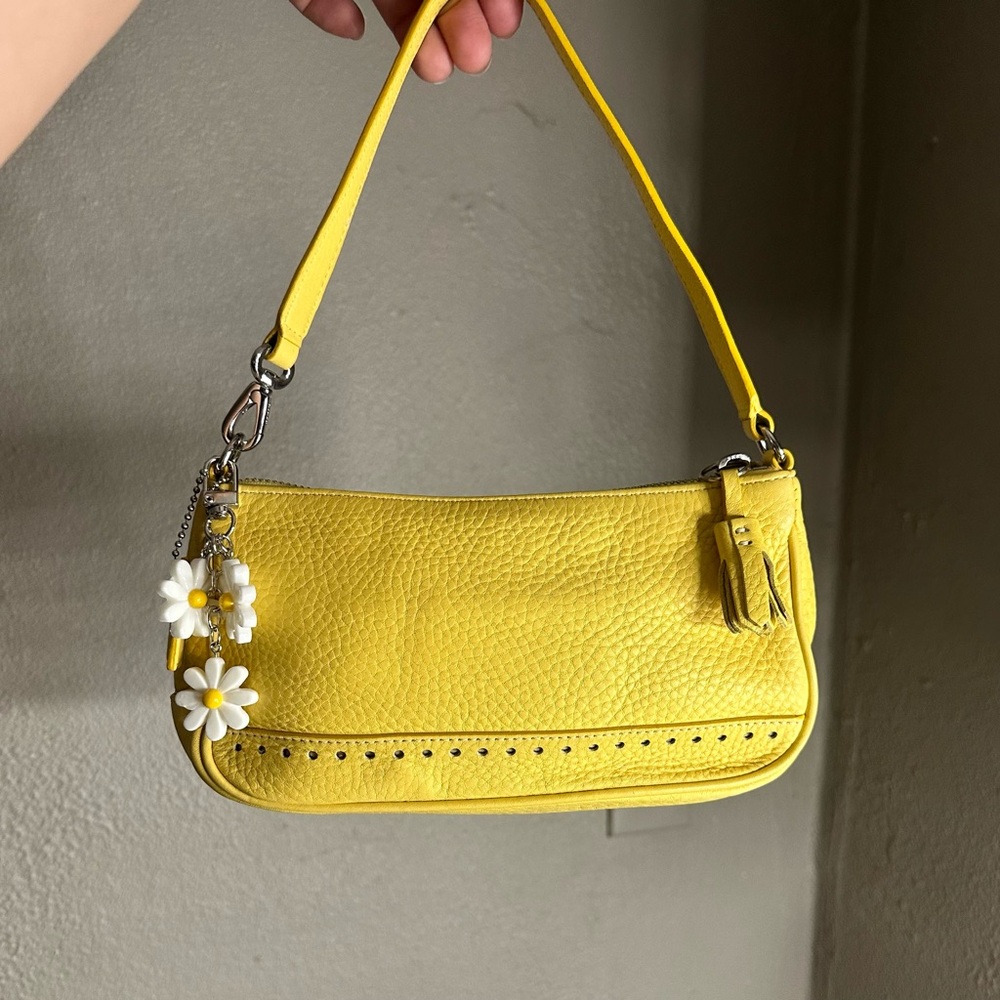 ❌SOLD❌Coach pebbled bag 💛